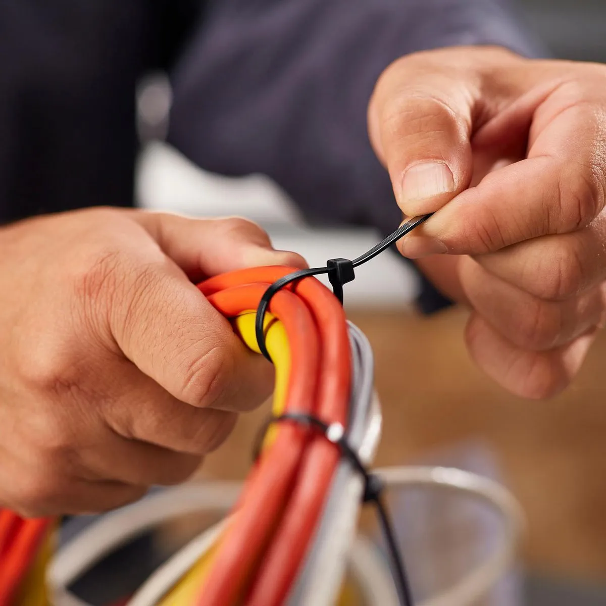 Self Locking Nylon Cable Zip Tie Self Locking Nylon Cable Zip Tie
